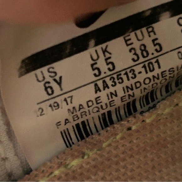 Womens White Nike Presto Shoes - Picture 8 of 8